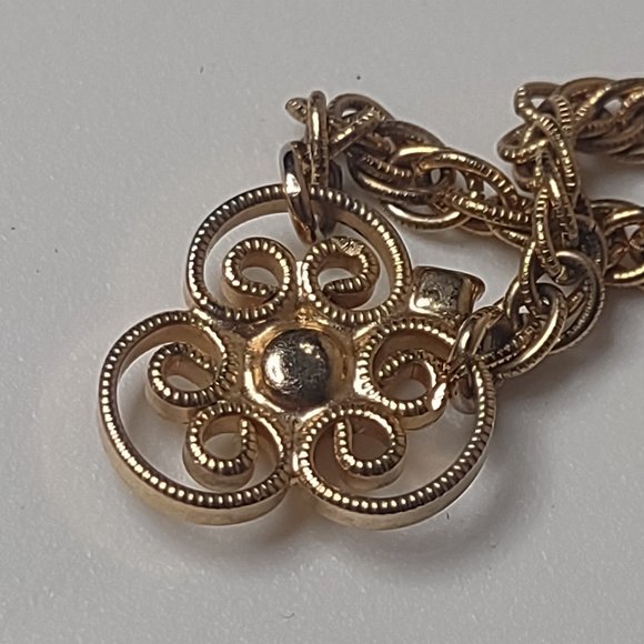 Vintage Metal Necklace With Small Pendant 22 1/2 Inches Long - Picture 11 of 13